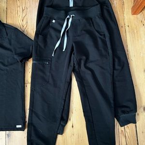 Figs scrubs